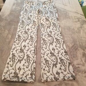 Signe Paris Women's Mid-Rise Paisley Print Textured Bootcut Pant Gray Black